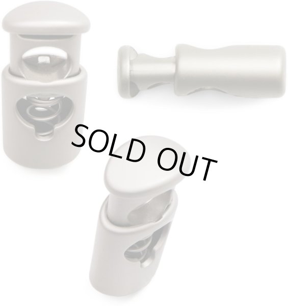 画像4: コードストッパー 紐止め 樽型 金属製 1つ穴 穴経5mm【マット シルバー】5個入 スプリング メタル 靴紐 留め具 金具 パーツ コードロック 銀 パーカー 巾着 結び目 先端 手芸 ハンドメイド きらきらぷんぷん丸 BK-013 (4)