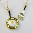 画像4: 食品サンプルピアス フックピアス おもしろピアス 目玉焼き入りフライパン・フライ返し ミニチュアフード きらきらぷんぷん丸 FSP-H-001 1個 (4)