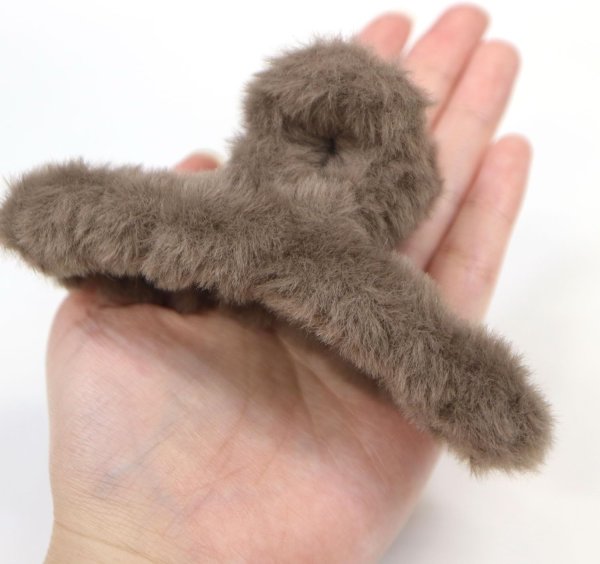 画像6: ヘアクリップ 大きめ もこもこ ふわふわ 2個セット ブラック ブラウン シンプル しっかりとまる おしゃれ 髪留め バンスクリップ きらきらぷんぷん丸 HPNN-021 (6)