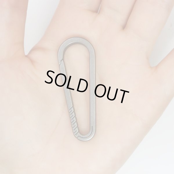 画像4: カラビナ チタン キーホルダー おしゃれ 小型 軽量 銀 シルバー 1.7cmx4.7cm 小さい 車 キーリング 鍵 ストラップ 【Aタイプ】 きらきらぷんぷん丸 NSKR-057 (4)