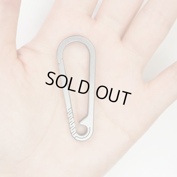 画像4: カラビナ チタン キーホルダー おしゃれ 小型 軽量 銀 シルバー 1.7cmx4.7cm 小さい 車 キーリング 鍵 ストラップ 【Bタイプ】 きらきらぷんぷん丸 NSKR-058 (4)