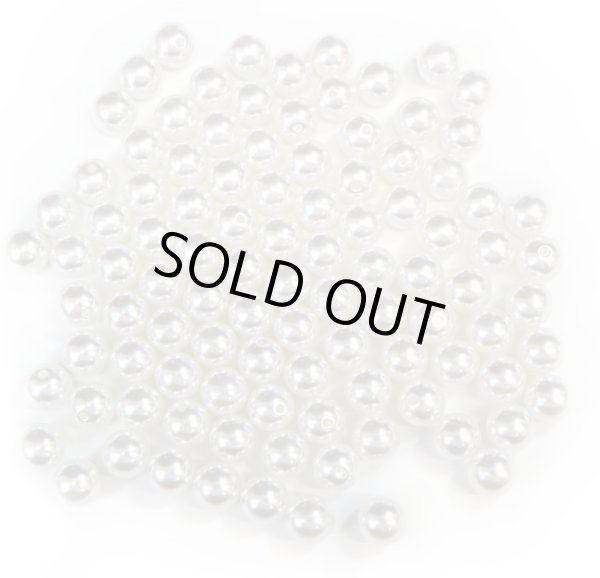 画像1: パールパーツ【ホワイト】8mm 片穴 約100個入り お得セット アクセサリー 丸玉 ラウンド 手芸 ハンドメイド DIY 光沢 樹脂 きらきらぷんぷん丸 PRLAN-005 (1)