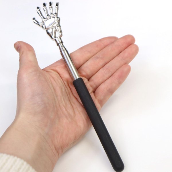 画像5: 孫の手 伸縮 金属製 背中かき棒 ブラック おもしろ 伸びる ロング コンパクト 背中 肩こり ツボ押し マッサージ 携帯 骨 骸骨 きらきらぷんぷん丸 ZK-001 (5)